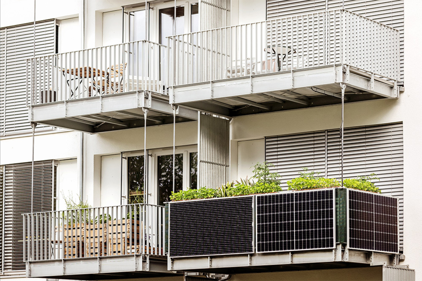 Balkon&shy;kraftwerk bei Elektro Engert GmbH in Hafenlohr-Windheim